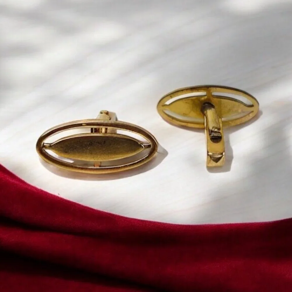 Swank Mens Fashion Cufflinks Oval Gold Quiet Luxury Old Money Career Business